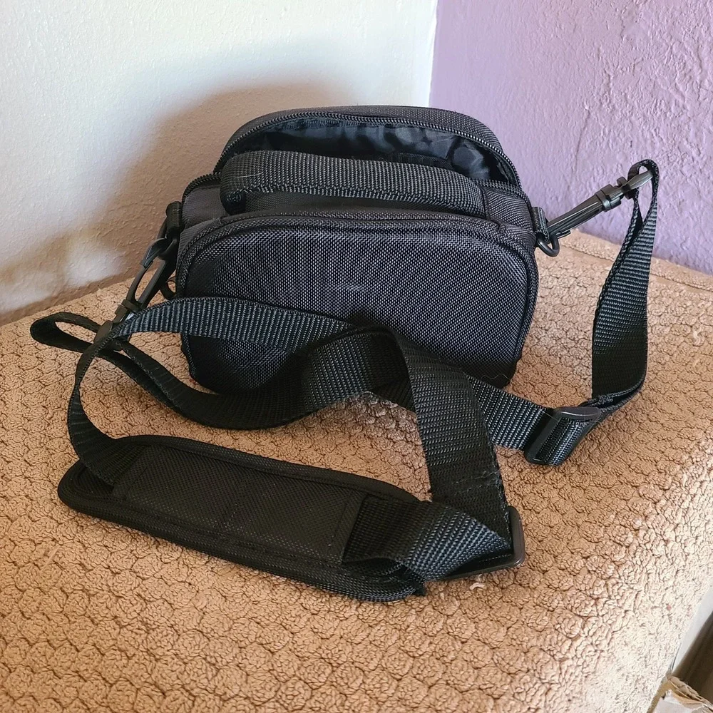 Sony HandyCam LCS-VA15 Soft Case Camera Bag for CyberShot Ballistic Nylon Padded